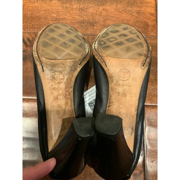 CHANEL Black Leather Block Heels Patent Leather Toe Caps CC, Size 8.5 / 38.5 - Picture 8 of 9
